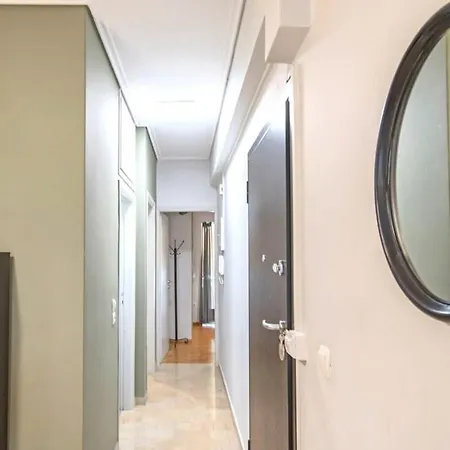 Cozy Luxury In Neos Kosmos Apartment