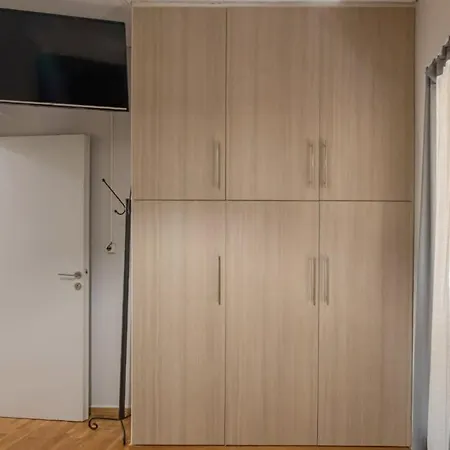 Cozy Luxury In Neos Kosmos *