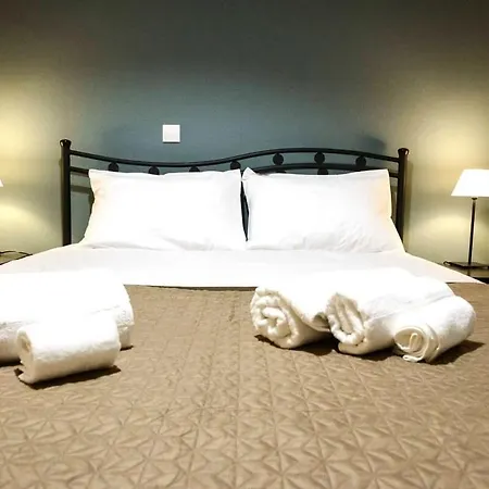 Cozy Luxury In Neos Kosmos